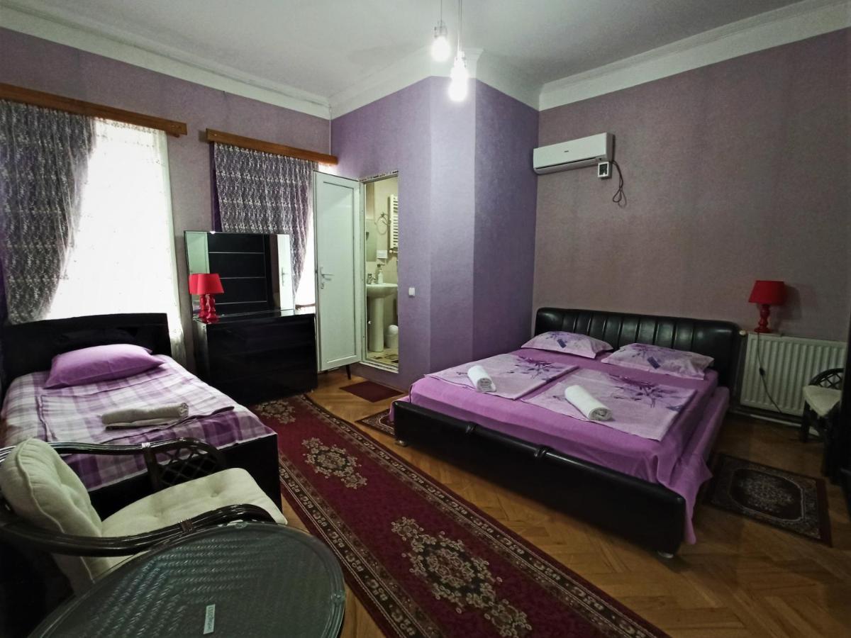 Guesthouse Lilia &Wine Celler เทลาวี ภายนอก รูปภาพ