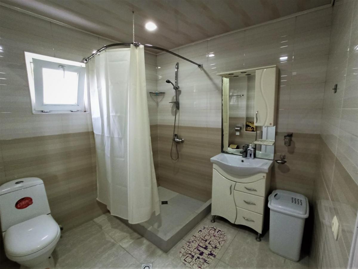 Guesthouse Lilia &Wine Celler เทลาวี ภายนอก รูปภาพ