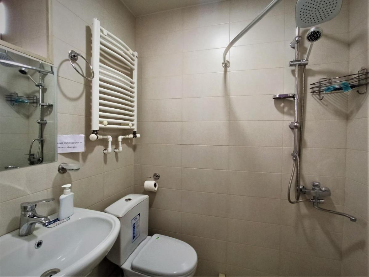Guesthouse Lilia &Wine Celler เทลาวี ภายนอก รูปภาพ
