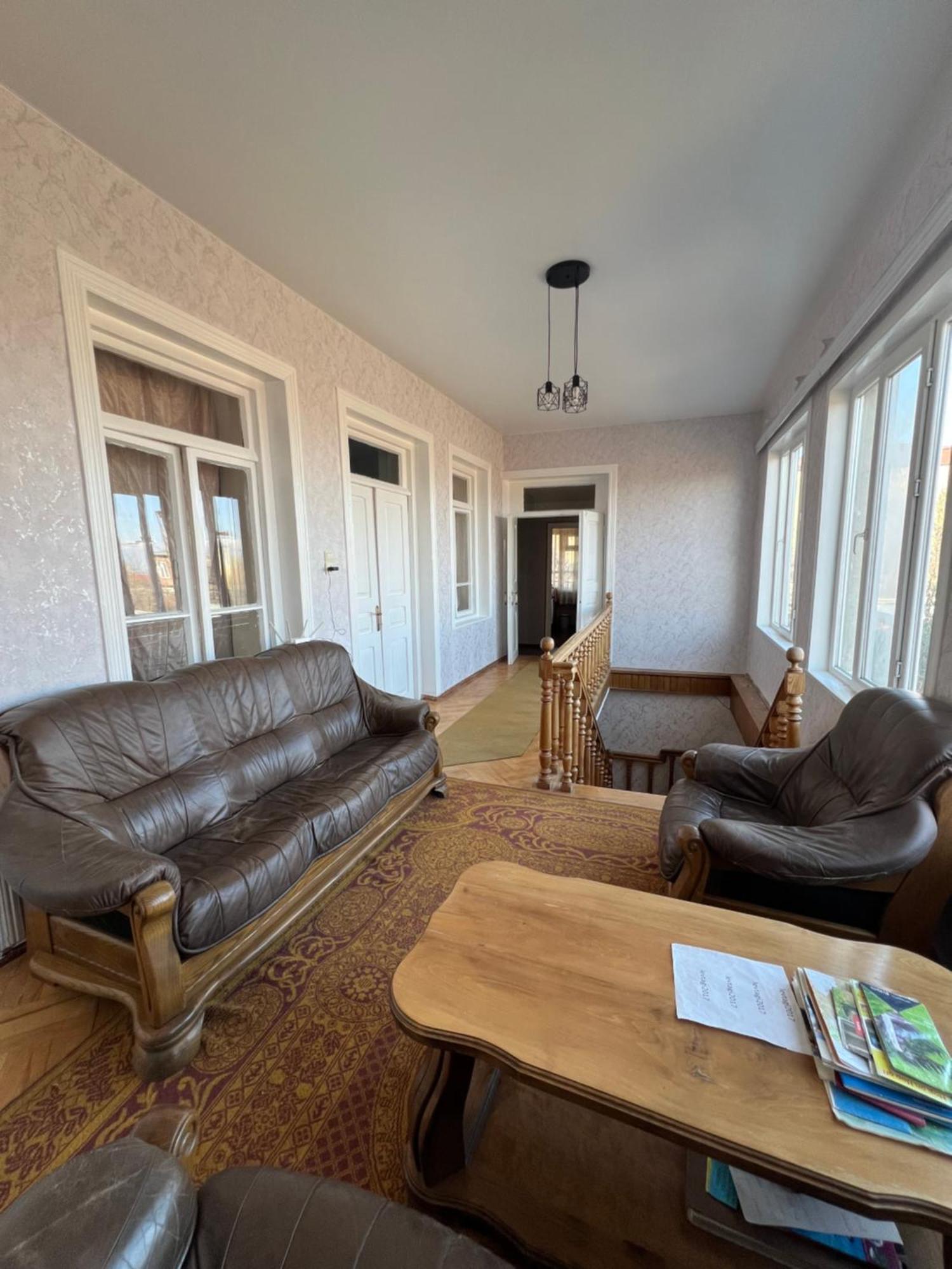 Guesthouse Lilia &Wine Celler เทลาวี ภายนอก รูปภาพ