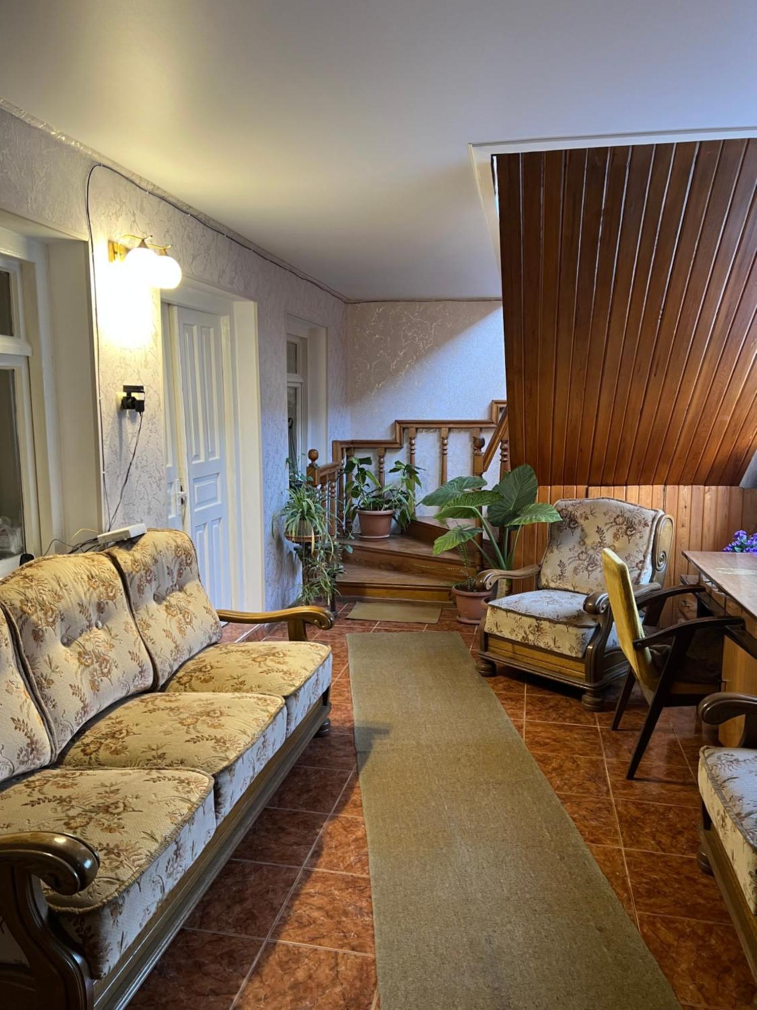 Guesthouse Lilia &Wine Celler เทลาวี ภายนอก รูปภาพ