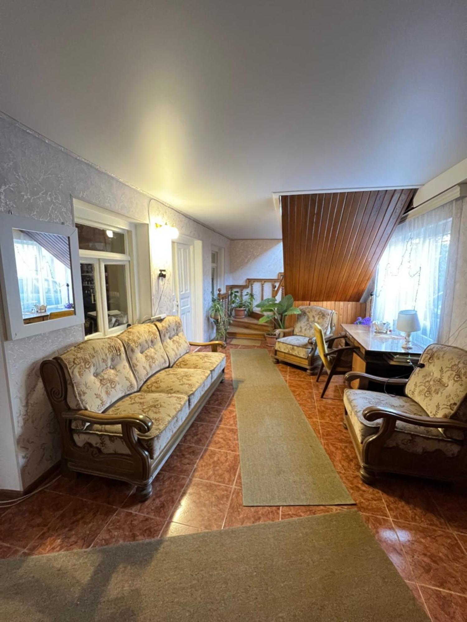Guesthouse Lilia &Wine Celler เทลาวี ภายนอก รูปภาพ